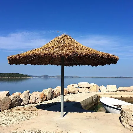 Vikendica Secluded Fisherman's Cove Vitane, Pasman - 8483 Tkon
